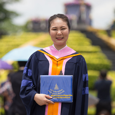 กมลวรรณ อาวะกุลพาณิชย์ สอนภาษาอังกฤษ